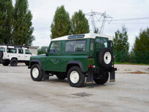 Bild 4/12 von Land Rover Defender 90 Td5 (1999)