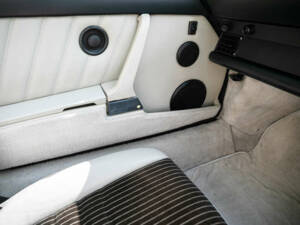 Bild 23/39 von Porsche 911 Carrera 3.2 (1989)