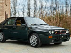 Image 2/50 de Lancia Delta HF Integrale 16V (1992)