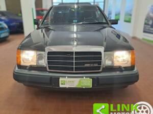 Image 3/10 of Mercedes-Benz 300 CE-24 (1990)