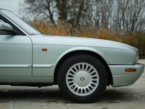 Bild 28/50 von Jaguar XJ 8 Sovereign (1997)