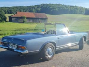 Image 2/6 de Mercedes-Benz 280 SL (1970)