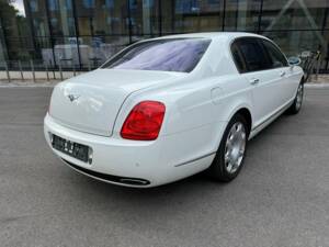 Image 2/7 de Bentley Continental Flying Spur (2005)