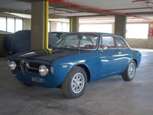 Image 24/24 of Alfa Romeo Giulia GT 1300 Junior (1967)