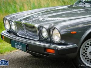 Image 4/57 de Jaguar XJ 12 (1986)
