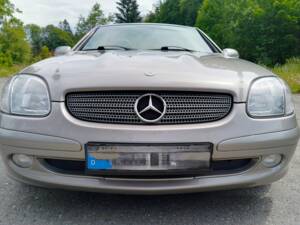 Immagine 2/10 di Mercedes-Benz SLK 200 Kompressor (2003)