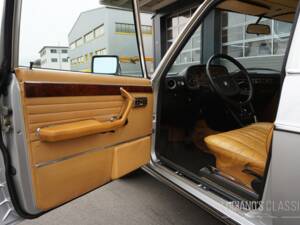 Immagine 41/76 di BMW 3,3 L (1975)