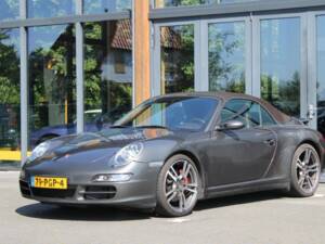 Image 4/6 of Porsche 911 Carrera S (2006)