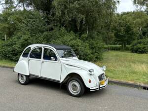 Image 17/24 of Citroën 2 CV 6 (1987)