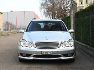 Image 9/32 of Mercedes-Benz C 32 AMG T (2003)