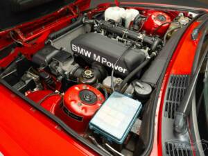 Image 17/19 of BMW M3 (1989)