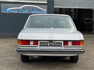 Bild 15/51 von Mercedes-Benz 300 D lang (1985)