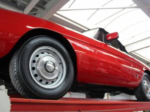 Bild 7/50 von Alfa Romeo 2000 Spider Veloce (1982)