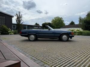 Image 8/30 of Mercedes-Benz 560 SL (1987)