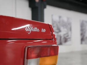 Image 8/20 de Alfa Romeo Alfetta 2.0 L (1979)