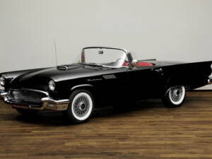 Immagine 2/20 di Ford Thunderbird (1957)