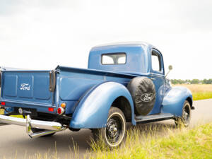 Image 17/83 de Ford V8 Modell 46 Pick Up (1940)