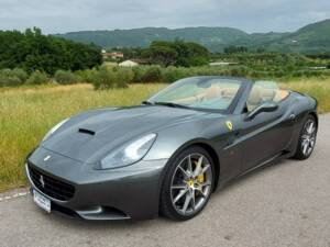 Immagine 1/11 di Ferrari California (2010)