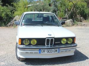 Immagine 2/7 di BMW 320 (1982)