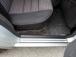 Image 37/75 of Mercedes-Benz E 280 T (1994)