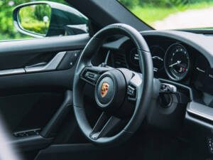 Image 32/61 of Porsche 911 Carrera S (2024)