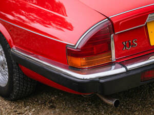 Image 31/33 of Jaguar XJ-S 3.6 (1991)