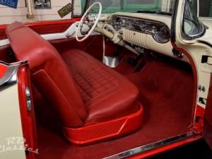 Image 22/50 of Oldsmobile 98 Starfire (1956)