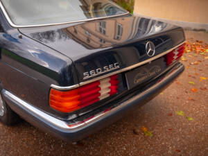 Image 8/29 of Mercedes-Benz 500 SEC (1990)