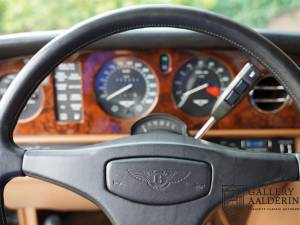 Image 22/50 de Bentley Turbo R lang (1989)