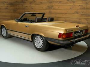 Bild 7/19 von Mercedes-Benz 560 SL (1988)
