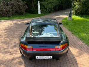 Imagen 21/77 de Porsche 928 GT (1990)