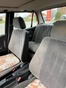 Image 6/6 of BMW 316i (1989)