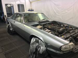 Image 33/38 de Jaguar XJ-S 3.6 (1990)