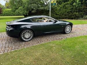 Image 16/43 of Aston Martin DB 9 (2008)