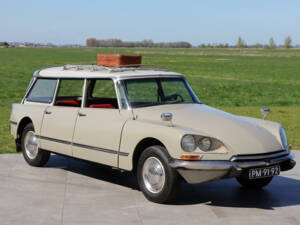 Image 11/50 de Citroën ID 21 Break (1967)
