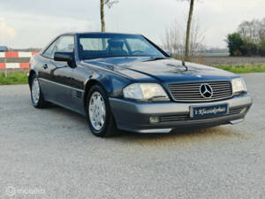 Image 7/50 of Mercedes-Benz 300 SL (1993)