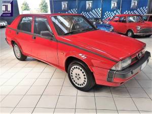 Bild 6/40 von Alfa Romeo 75 3.0 V6 (1991)