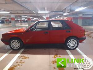 Image 9/10 of Lancia Delta HF Integrale 16V (1989)