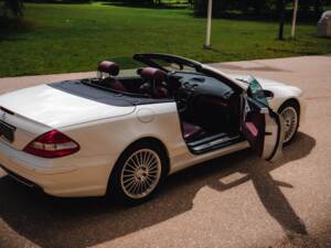 Immagine 19/25 di Mercedes-Benz SL 550 (USA) (2007)