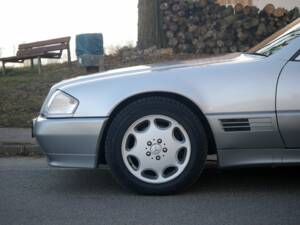 Bild 10/26 von Mercedes-Benz SL 320 (1993)