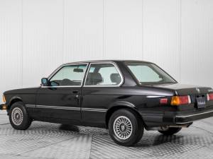 Image 8/50 of BMW 320i (1983)