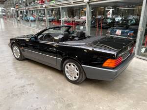 Image 37/53 de Mercedes-Benz 500 SL (1992)