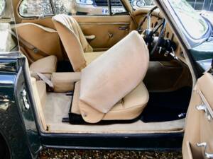 Image 33/50 of Jaguar XK 150 FHC (1960)