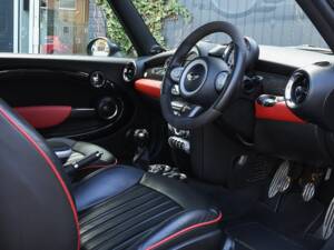 Image 37/56 of Mini John Cooper Works (2010)