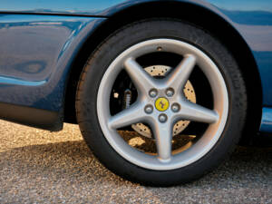 Image 13/72 of Ferrari 550 Maranello (2000)