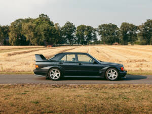 Imagen 8/15 de Mercedes-Benz 190 E 2.5-16 Evolution II (1990)