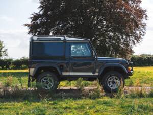 Bild 14/50 von Land Rover 90 (1988)