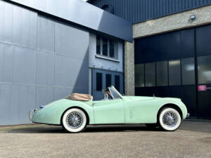 Image 7/24 of Jaguar XK 120 DHC (1953)