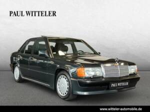 Image 4/28 de Mercedes-Benz 190 E 2.5-16 (1990)