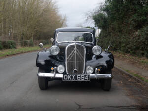 Afbeelding 2/13 van Citroën Traction Avant 15&#x2F;6 (1951)